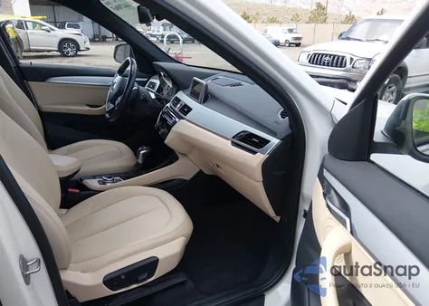 2017 BMW X1 xDrive28I z USA, uszkodzony, nr VIN WBXHT3C30H5F85569